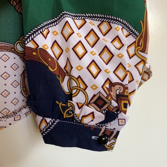 Geo chain print button blouse - Picture 4 of 5